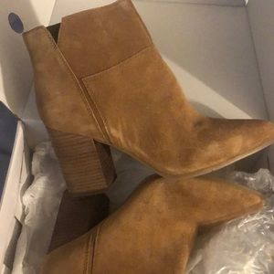 Dope Nine West dark natural booties. NEW